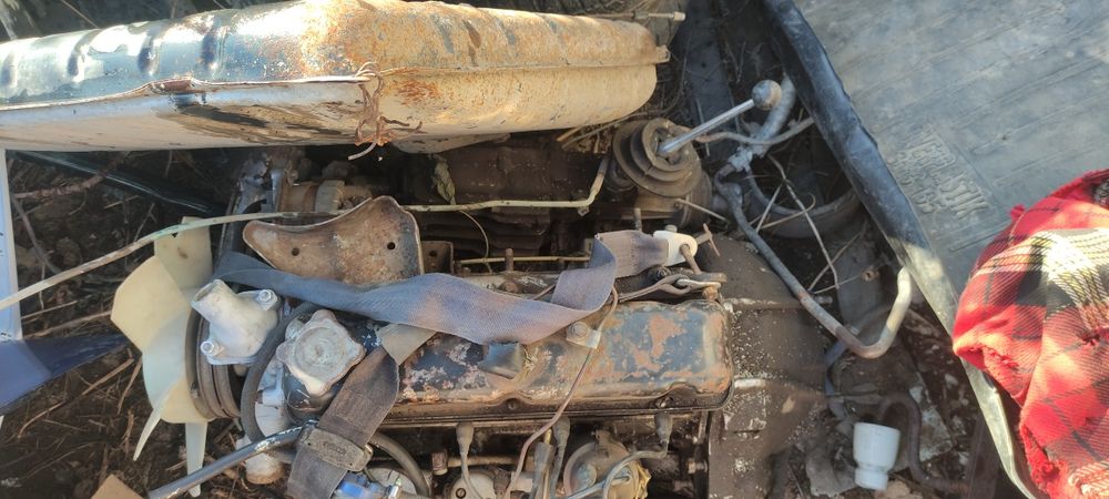 Продам запчасти на волга 24