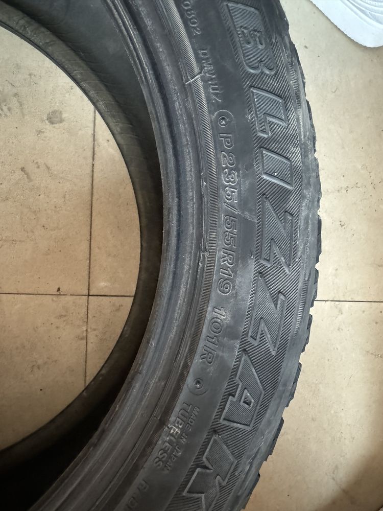 Зимние шины Bridgestone Blizzak 235/55R19