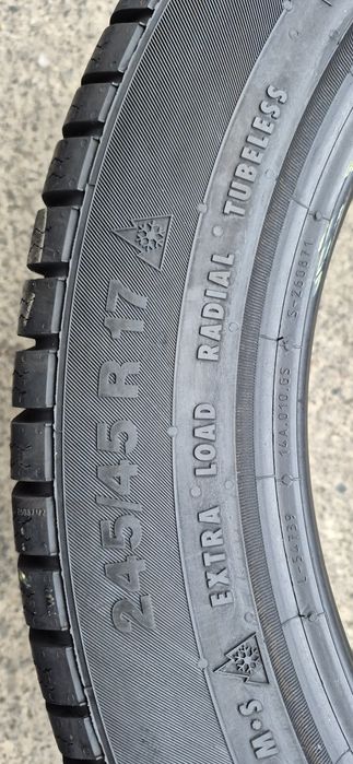 4 anvelope iarna ca si noi,Continental 245/45/17.Pretul este pe bucata