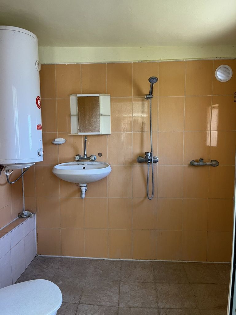 Продава се Къща в Русе, в.з. Касева Чешма - 28 кв.м за 2247 €/кв.м - Снимка #7