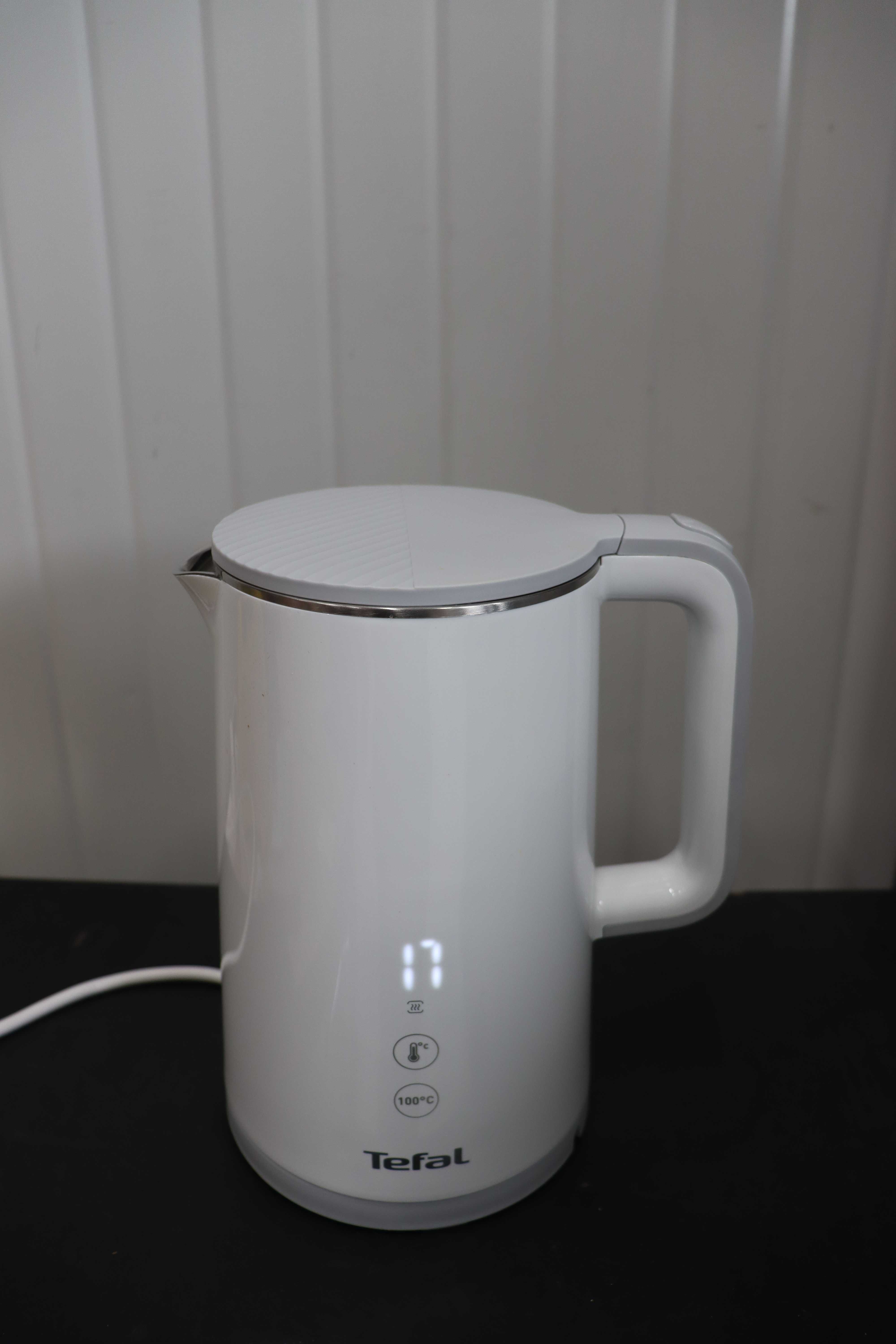 Чайник Tefal KO6931 Sense Капацитет 1,5L, цифров дисплей, лек ДЕФЕКТ
