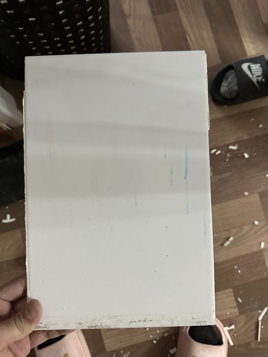 Кафель 30 на 20 белого цвета целые в хорошем состоянии