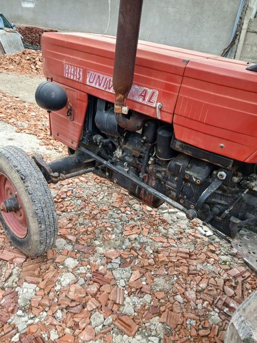 Tractor U445, an 2001