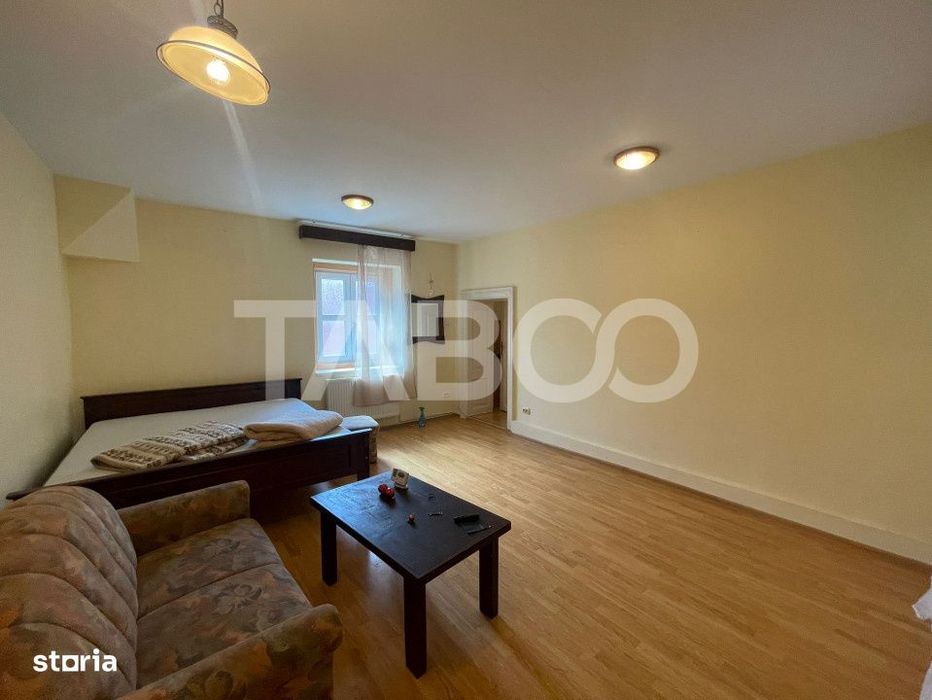 Apartament de inchiriat cu 4 camere si terasa Centrul Istoric Sibiu