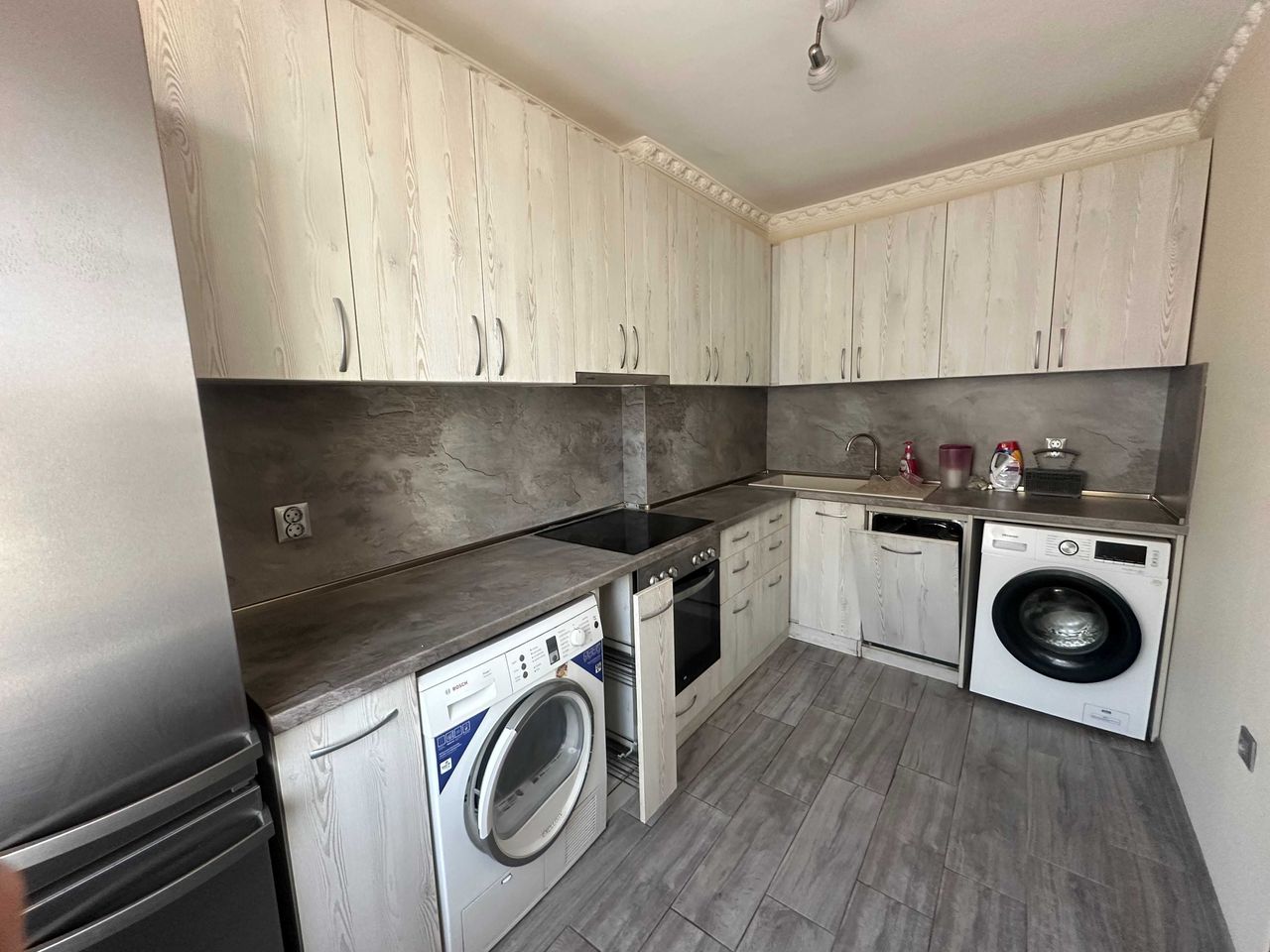 Дава се под наем Четиристаен апартамент в Варна, Виница - 110 кв.м за 637.5 € - Снимка #9