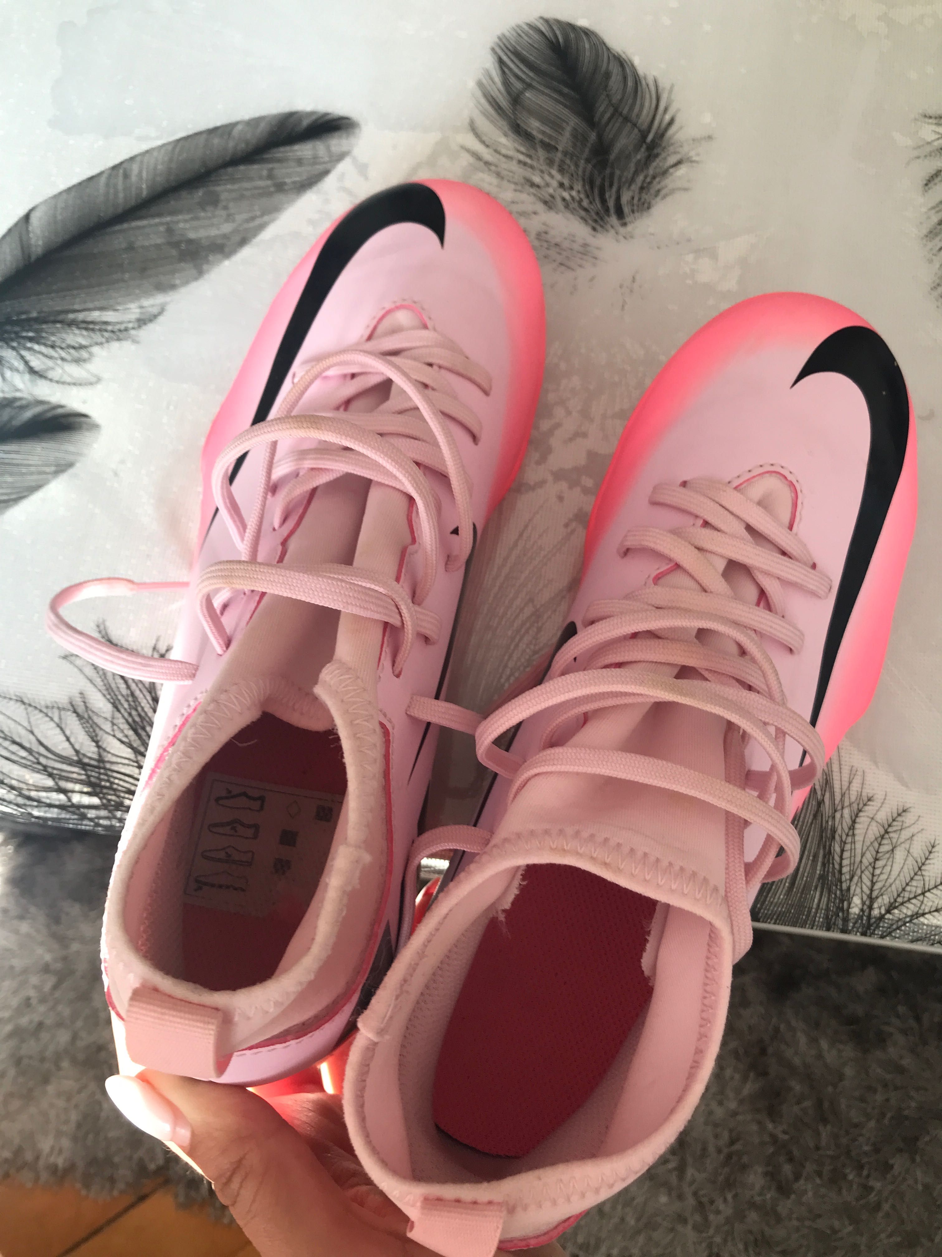 Оригинални бутонки на  Nike