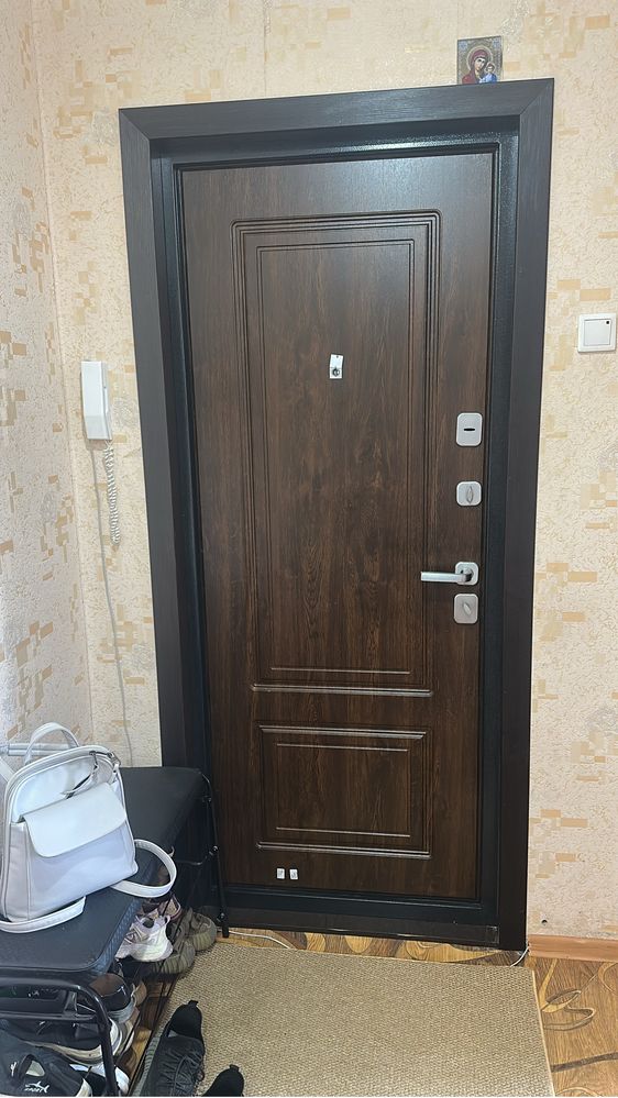 Продам трехкомнатную квартиру!