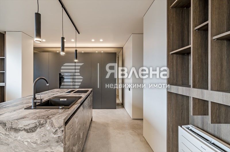 Продава се Тристаен апартамент в Варна, Център - 116 кв.м за 3121 €/кв.м - Снимка #3