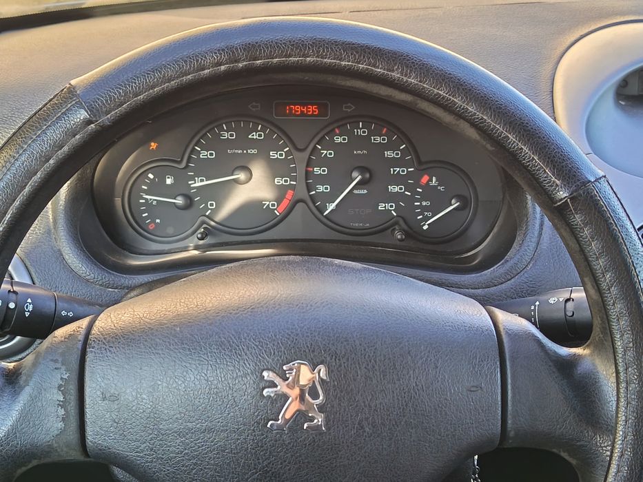 Peugeot 206, motor 1,4 benzină.