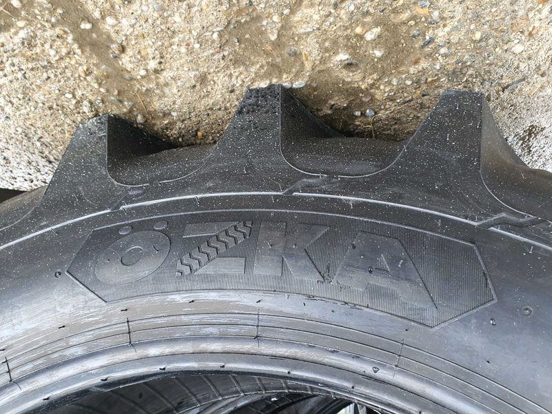 420/85R34 echivalent 16.9-34 radiale pentru utilaje 4x4 grele WYX3