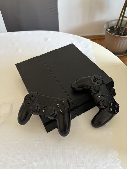 Playstation 4 1TB + 2 manete + Fifa