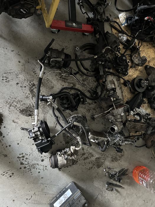 Vand piese mercedes motor 2.2 cod 651