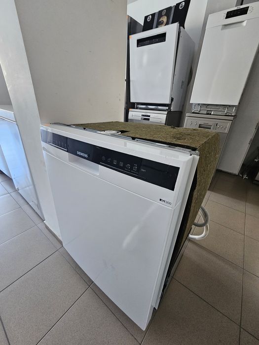 Съдомиялна за частично вграждане SIEMENS