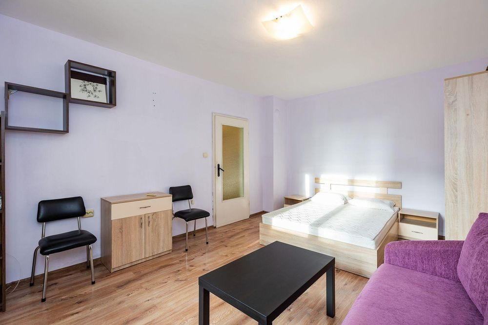 Дава се под наем Двустаен апартамент в Варна, Чайка - 54 кв.м за 383 € - Снимка #1