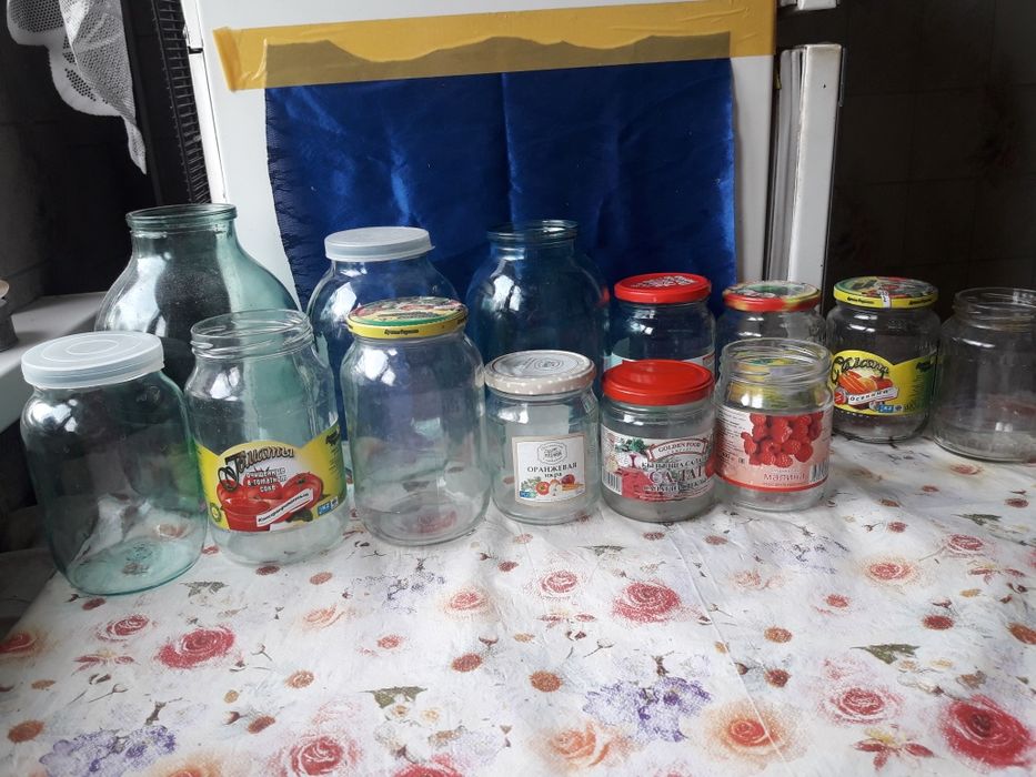 Банки 0.5, 0,75, 1литр, 2 ,3,литровые.