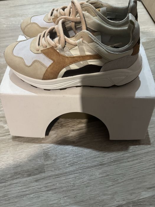 Чисто нови обувки diadora