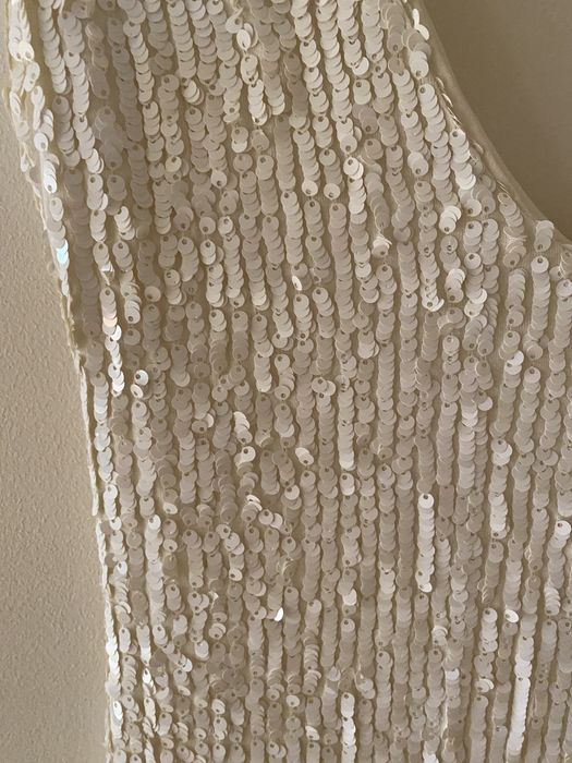 Rochie paiete albe