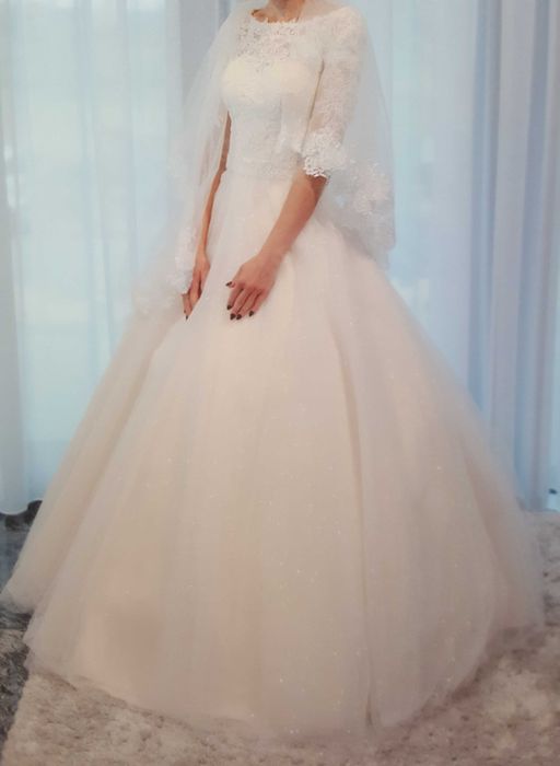 Vand rochie de mireasa stil a line detalii deosebite