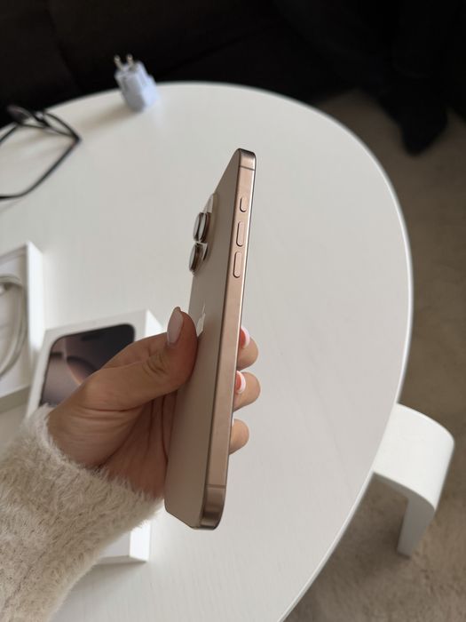Iphone 16 Pro Max 256GB в отлично състояние