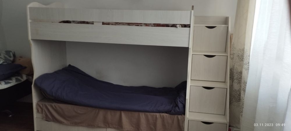 Кровать двухъярусная