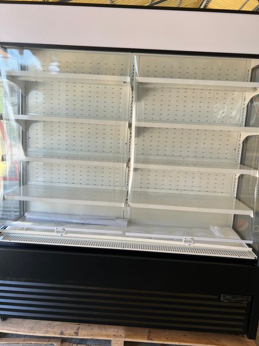 Vitrina  frigorifica cu perdea de aer pentru sucuri sau alimmete