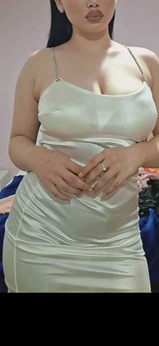 Рокля в много добро състояние носена само 3 часа