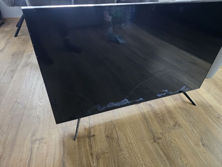 Smart Телевизор с проблем в екрана Samsung UE55AU7172U