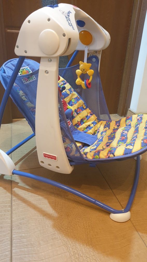 Fisher-Price  ел. люлка с мелодий и светлинки+висящи играчки-50лв