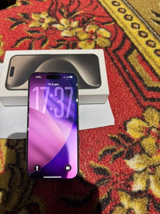 Iphone 15pro /256…..