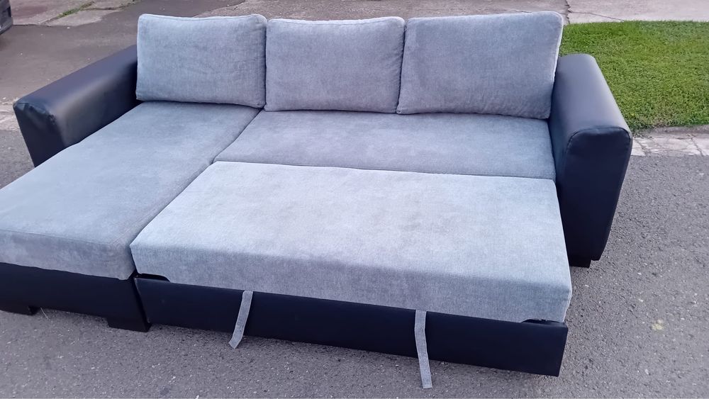 Coltar extensibil Reversibil  cu loc pentru haine