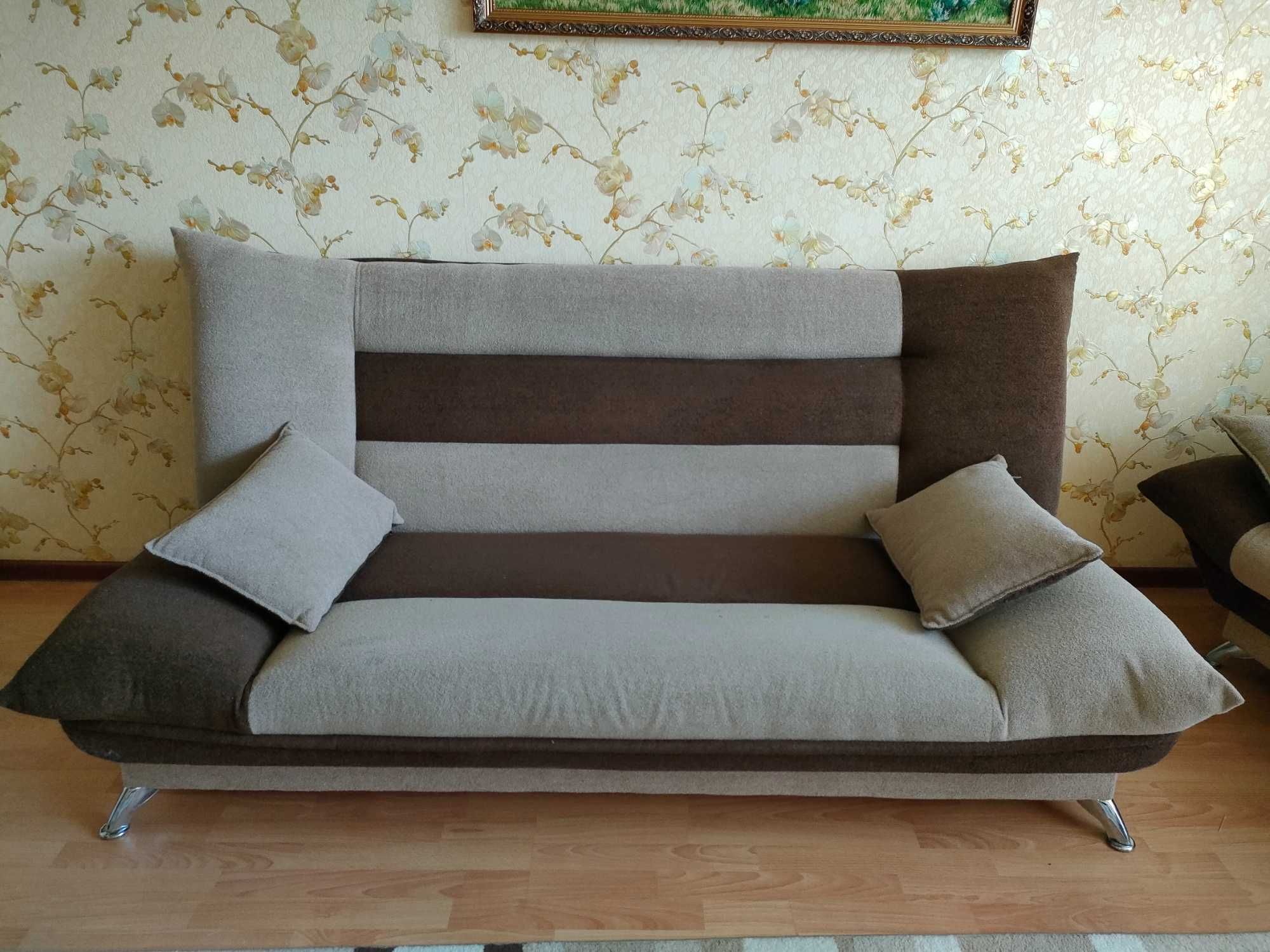 Продам  диван + два кресла