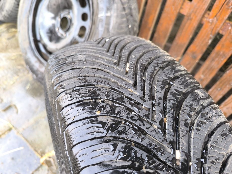 Vând jante de tabla R17 + anvelope 225 60 17 Michelin