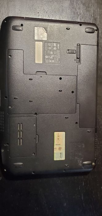 Laptop Acer I3, ecran 15.6, procesor - 2,13 GHz, 250 GB 8GB Rami
