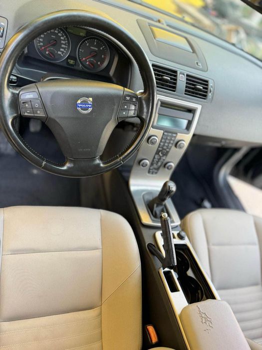 Vând  Volvo V 50