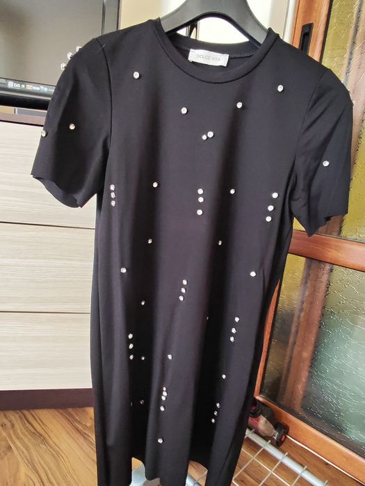 Черна рокля с кристали