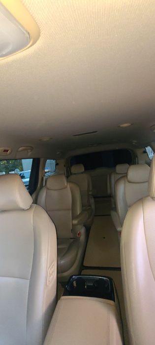 Kia carnival  sotiladi