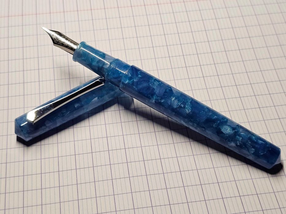 Stilou PenBBS 491 acrilic, penita Fine, convertor cerneala