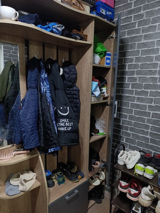 Продам шкаф в прихожую