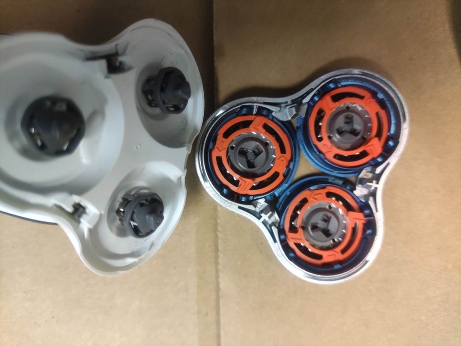 Продавам philips serie 7000