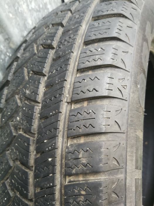 Зимни гуми много запазени!