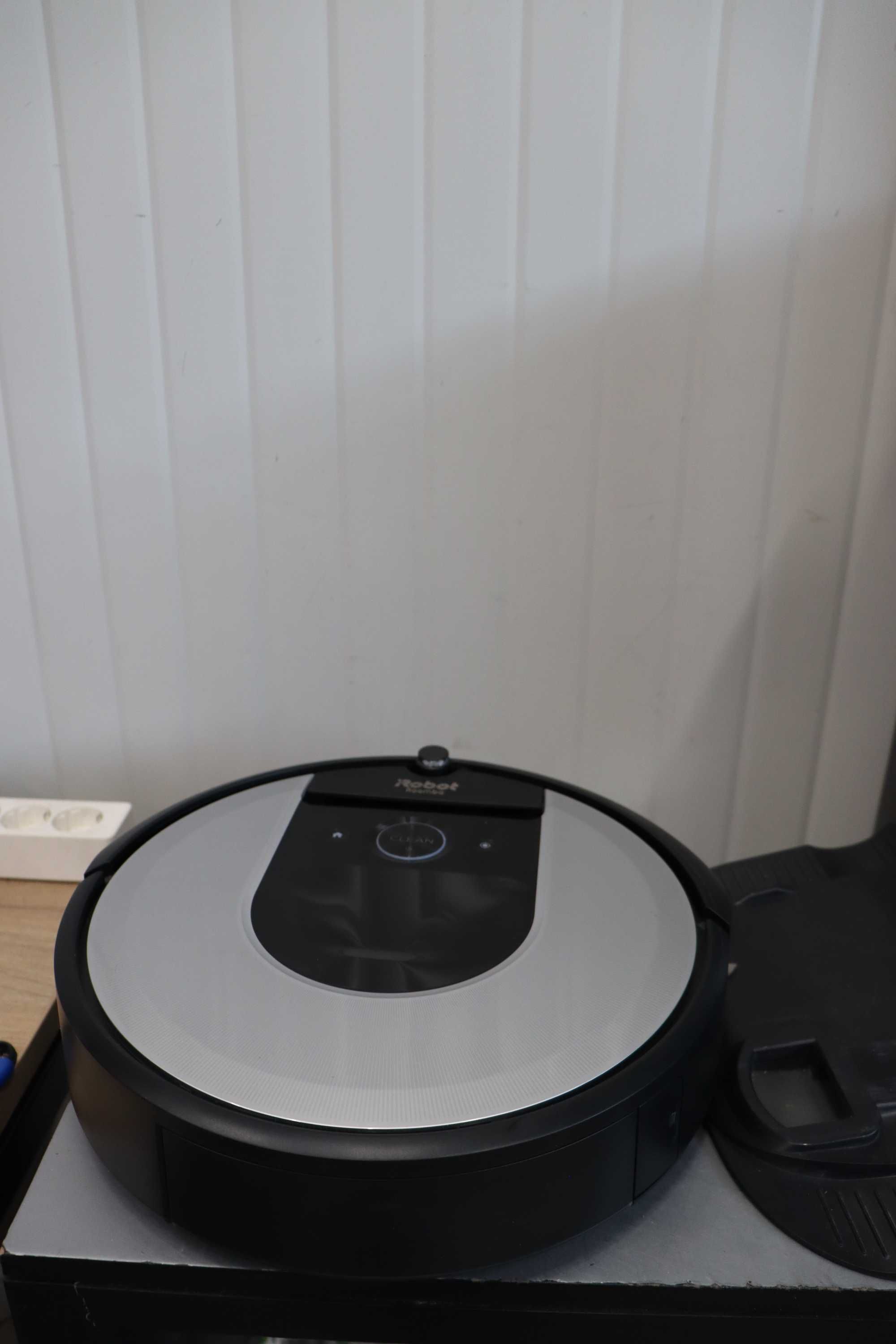 Прахосмукачка робот iRobot Roomba i7+