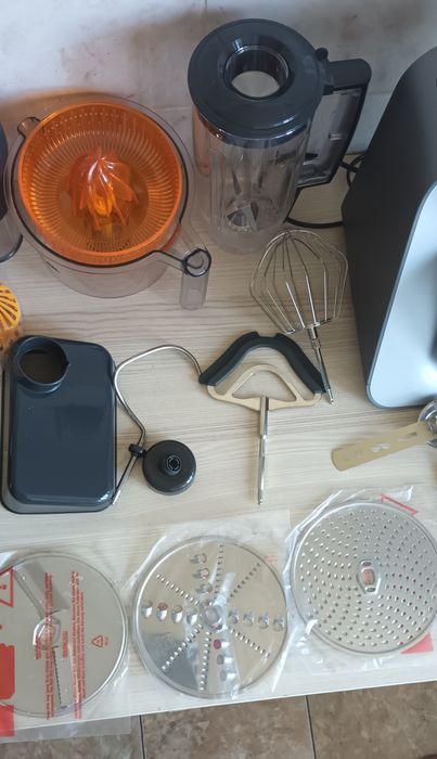 Robot de bucatarie Bosch MUM59S81DE-ca nou, doar deschis