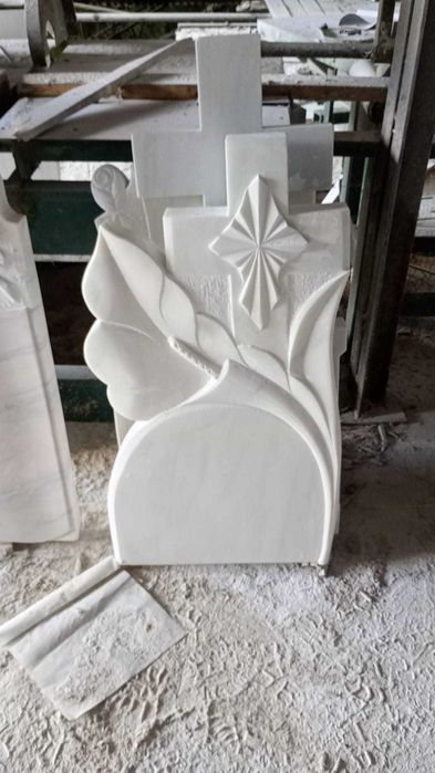 Cruci de Marmura,Cadre de marmura