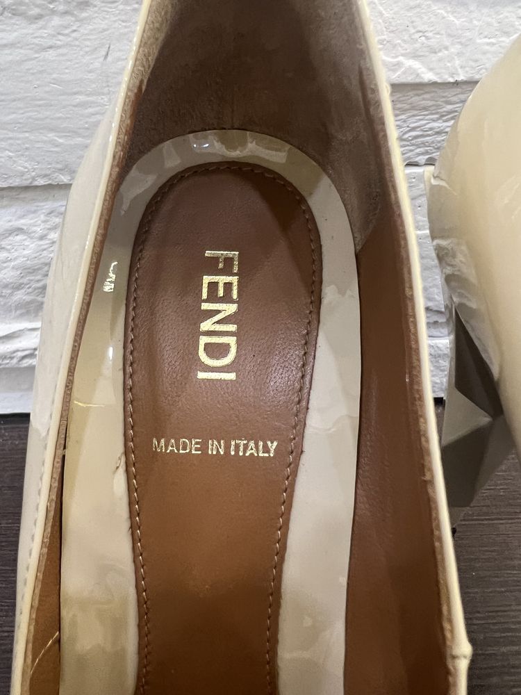 Fendi , оригинални обувки 38 номер