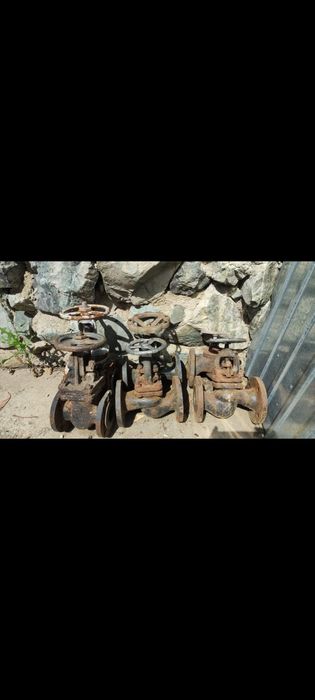 Продам задвижки бывшие в употреблении