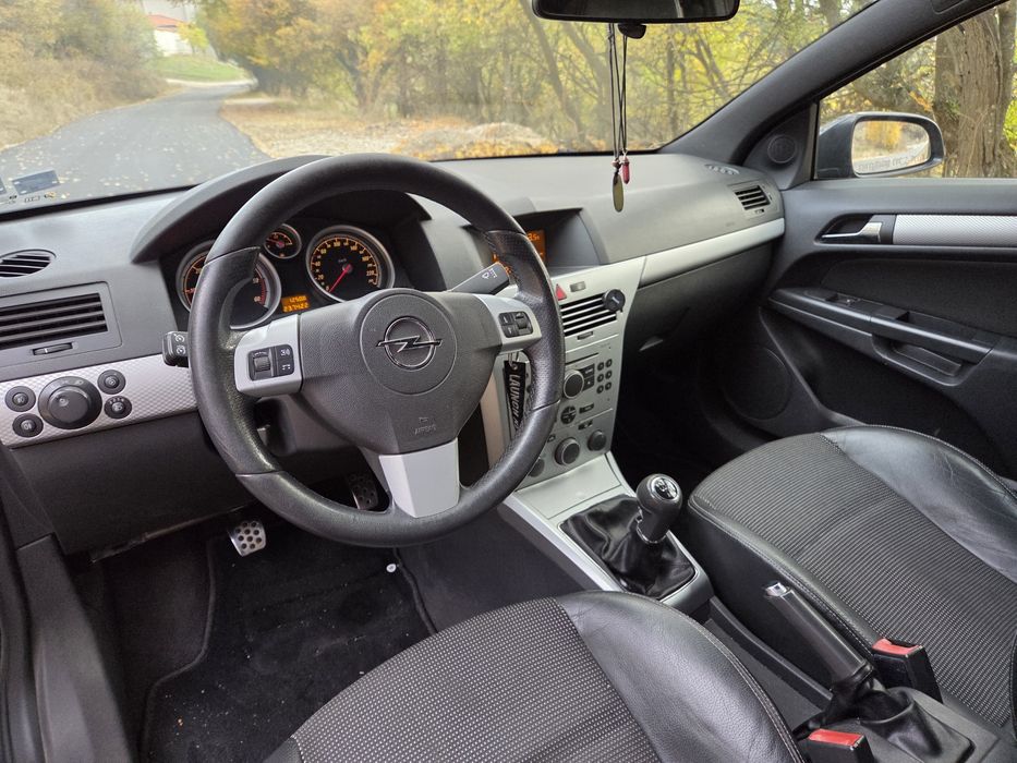 Opel Astra H GTC