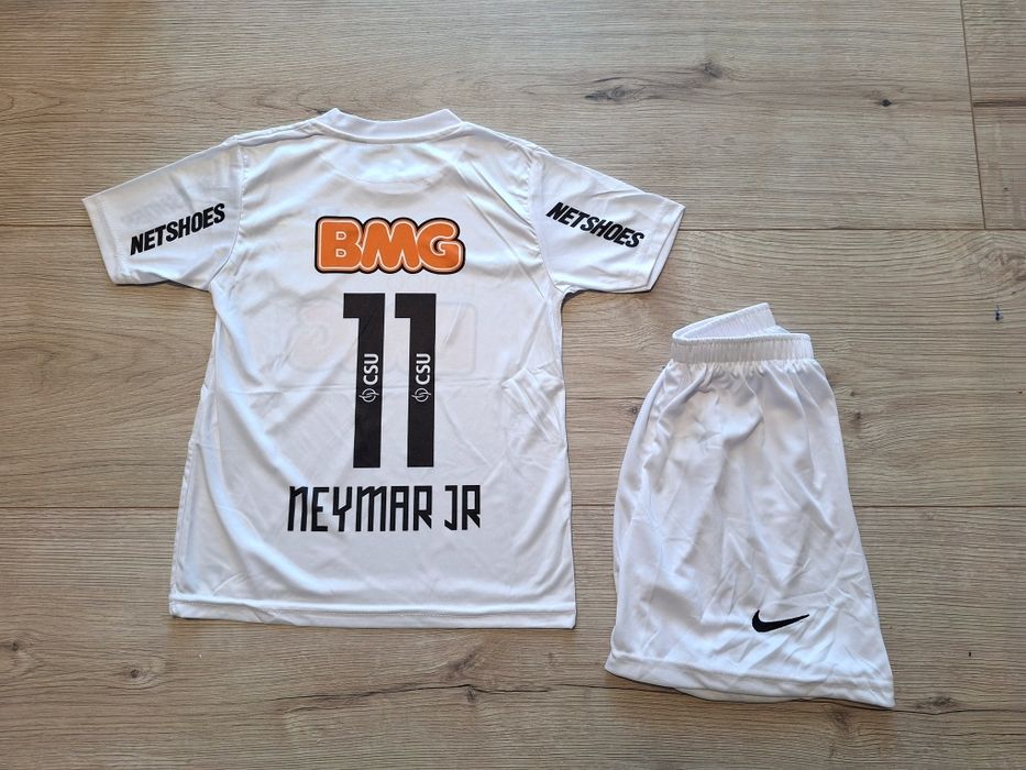 Детски екип на Неймар Сантос ретро модел!!!