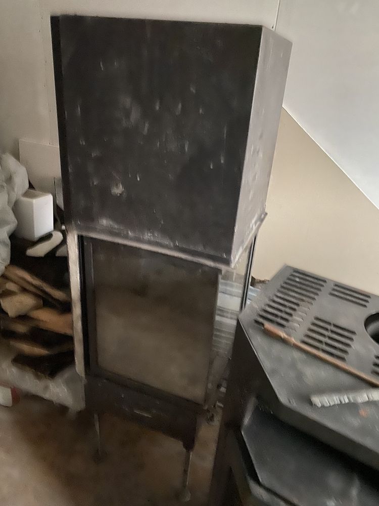 Vând sobe si focare șemineu  de calitate pe lemn
