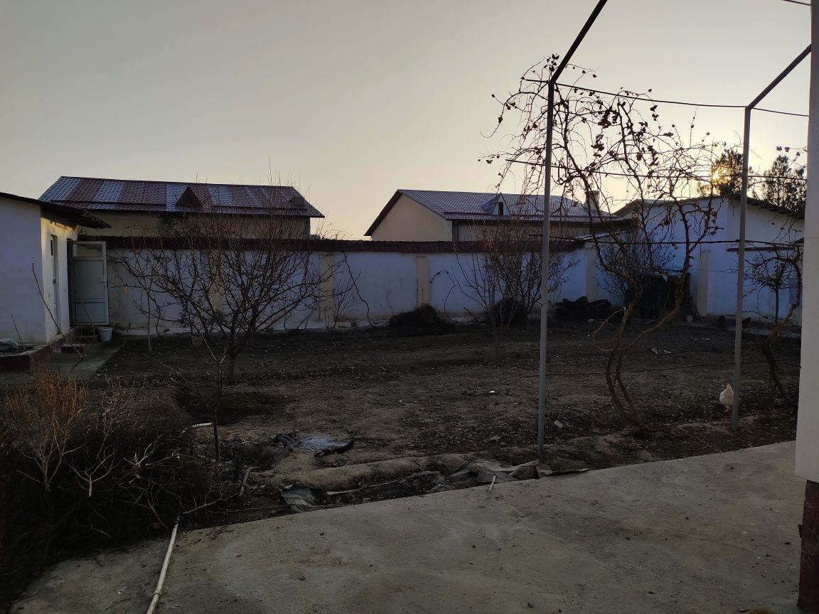 Уй сотилади Мирмирон массиви