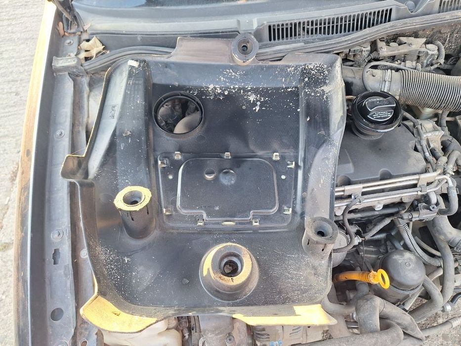 Capac motor (ornament) VOLKSWAGEN GOLF IV Variant 1J5 1999 - 2006 1.9 TDI ATD, AXR 1J0103925EK